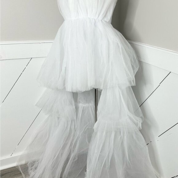 FASHION NOVA WHITE TULLE DRESS- PRELOVED- MEDIUM - Picture 4 of 9